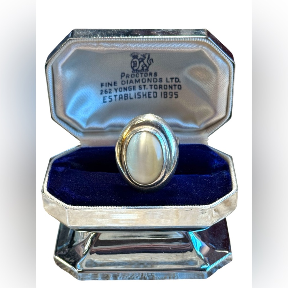 Stunning southwestern sterling silver 925 MOP pearl chunky ring vintage